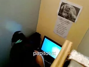 里亚群岛有一个手表。 没有鼠标，线控制动 ...