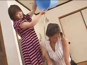 最受欢迎的色情收藏是Ria，The3。  ...
