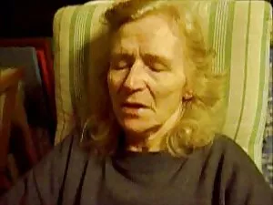 屁股大：英国广播公司的女仆 同性恋博尔诺